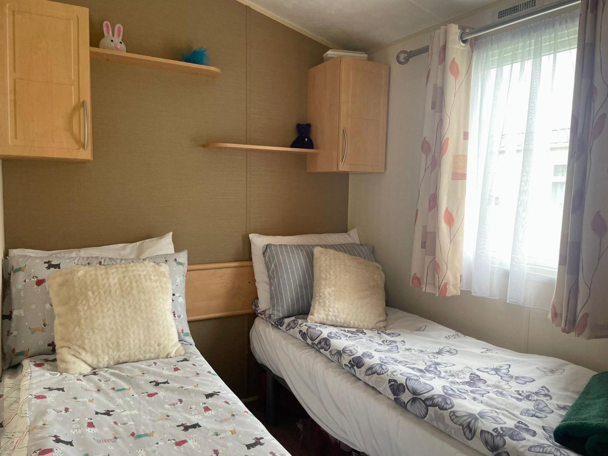 Cosy 3 Bedroom Caravan, South Cerney Eksteriør billede